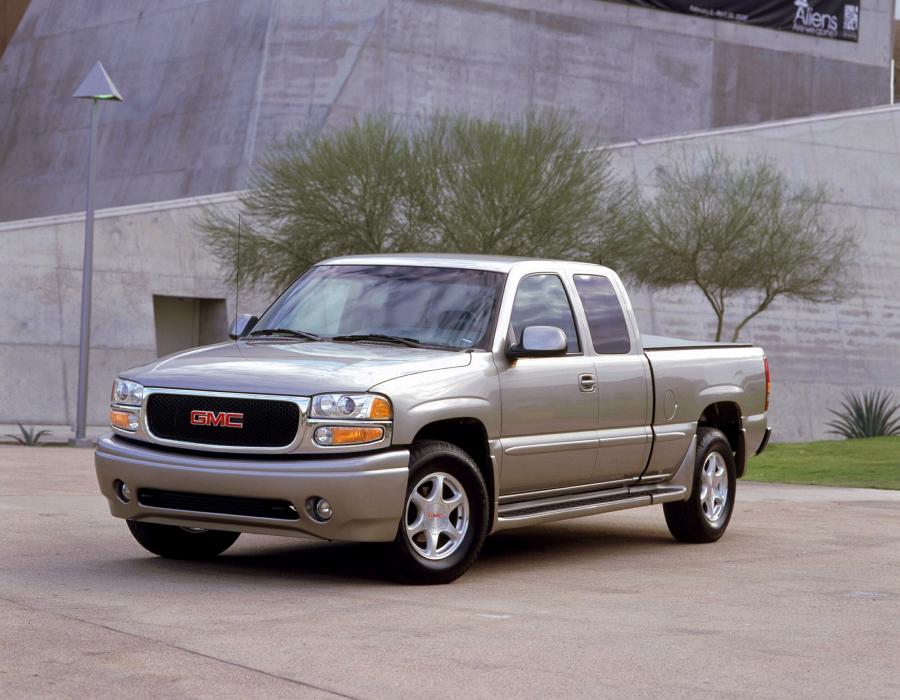  GMC Sierra Denali 2002 года  (фото 16 из 23)
